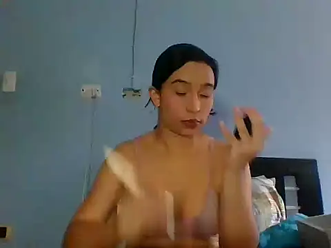 Snapshot of scarlettscottx_ chatting on 04.21.26 scarlettscottx online show from 04.21.26