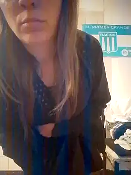 Snapshot of CamiliLuna chatting on 04.15.26 CamiliLuna online show from 04.15.26