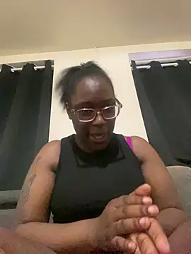 Snapshot of Sinfulwaterfalls chatting on 05.28.26 Sinfulwaterfalls online show from 05.28.26