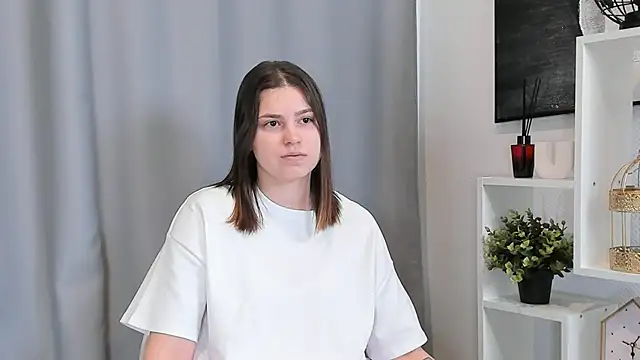 Snapshot of EileenBut chatting on 02.20.26 EileenBut online show from 02.20.26