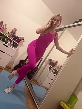 Snapshot of Faiiry_ chatting on 02.27.26 Faiiry online show from 02.27.26