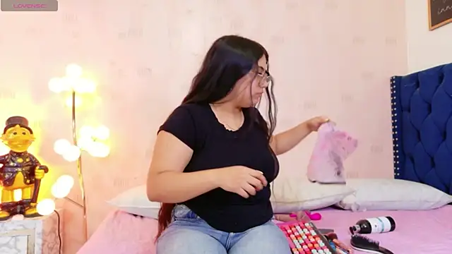 curvybuffgirllll online show from 07.15.26