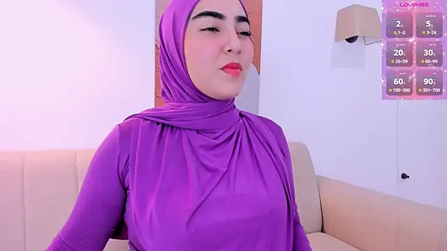 Snapshot of Malika_Noor chatting on 07.22.26 Malika Noor online show from 07.22.26