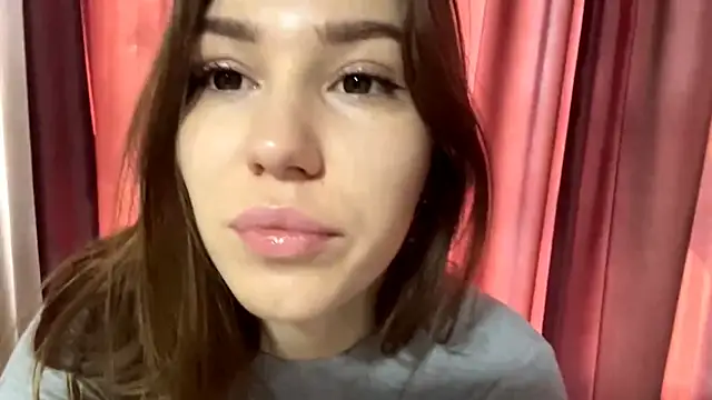 Snapshot of HypnoticEyeys chatting on 02.27.26 HypnoticEyeys online show from 02.27.26