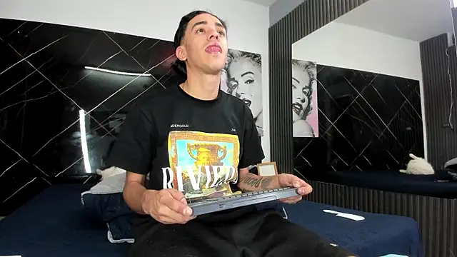 Mick-lollipop online show from 07.24.26