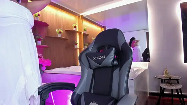 Madisson Edwards online show from 04.04.26