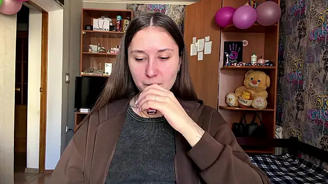 Snapshot of poly_princess chatting on 03.11.26 poly princess online show from 03.11.26