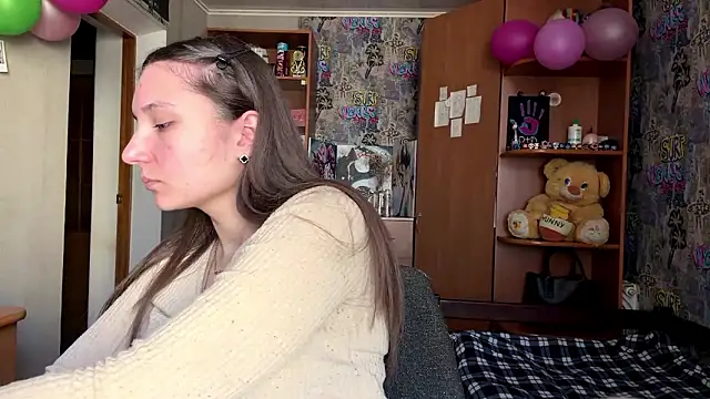 Snapshot of poly_princess chatting on 03.23.26 poly princess online show from 03.23.26