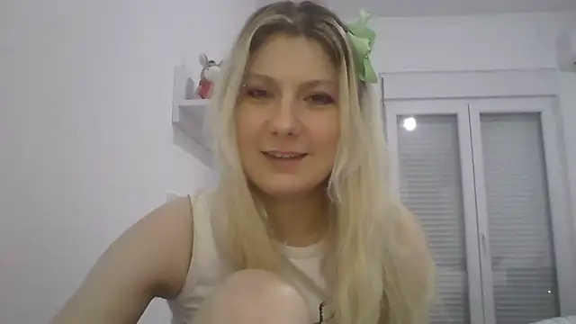 Foxy Bright online show from 03.27.26