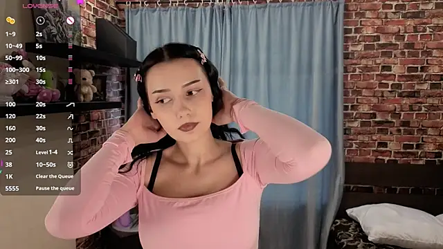 Six Seven7 online show from 04.10.26