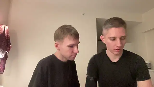 Snapshot of mikenjay chatting on 02.20.26 mikenjay online show from 02.20.26