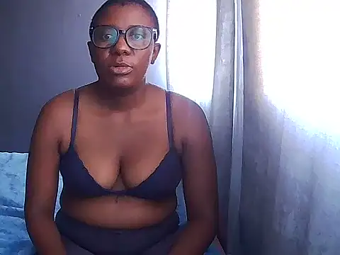 Snapshot of BossynBeautiful chatting on 02.20.26 BossynBeautiful online show from 02.20.26