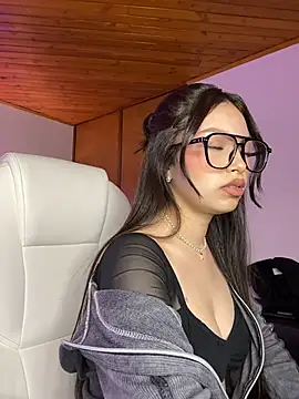 Snapshot of Mady_Pink chatting on 02.27.26 Mady Pink online show from 02.27.26