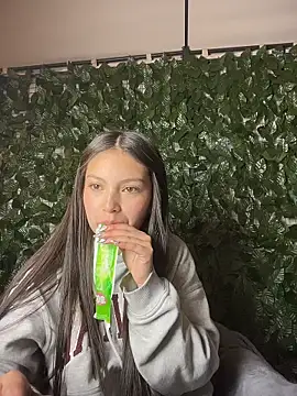 Mady Pink online show from 04.01.26