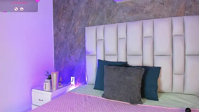 lya gomez online show from 04.28.26