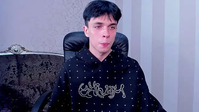 Snapshot of ClarkBev chatting on 02.21.26 ClarkBev online show from 02.21.26