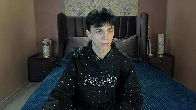 Snapshot of ClarkBev chatting on 02.27.26 ClarkBev online show from 02.27.26