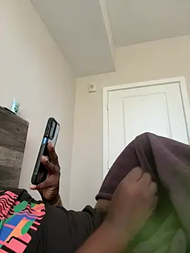 makeherfeelg online show from 03.25.26