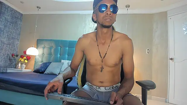 Snapshot of bray_1999 chatting on 02.28.26 bray 1999 online show from 02.28.26