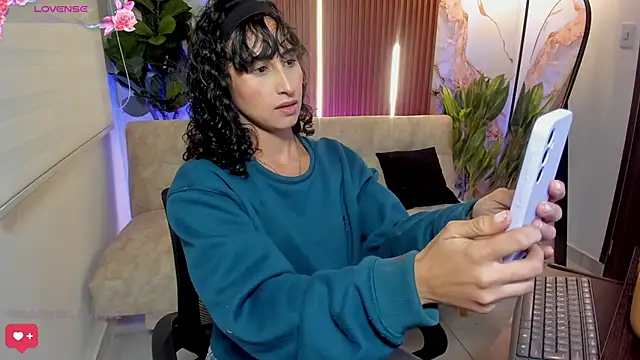 Snapshot of Antonella_Moretti_ chatting on 03.25.26 Antonella Moretti online show from 03.25.26