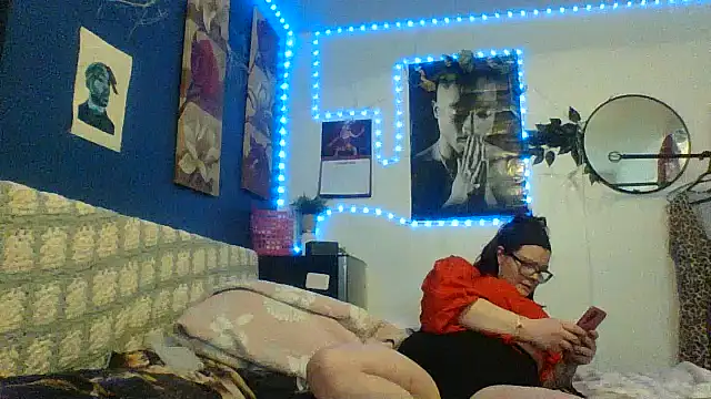 Snapshot of Sexymilf6992 chatting on 03.11.26 Sexymilf6992 online show from 03.11.26