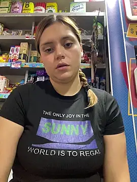 Larajeans- online show from 02.28.26