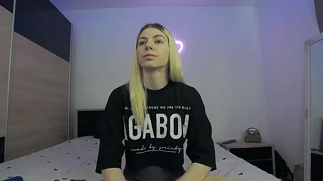 KaylaBloom online show from 06.04.26