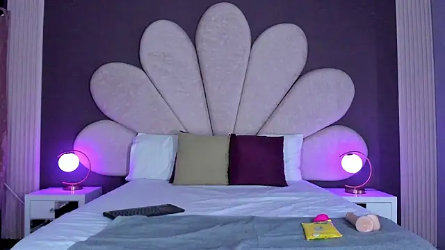 Snapshot of EmiilyRousee chatting on 03.20.26 EmiilyRousee online show from 03.20.26