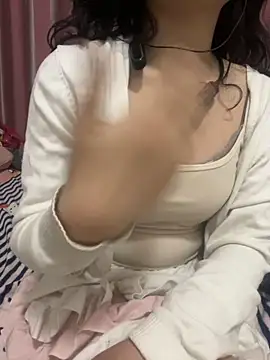 Snapshot of Smile-002 chatting on 02.21.26 Smile-002 online show from 02.21.26