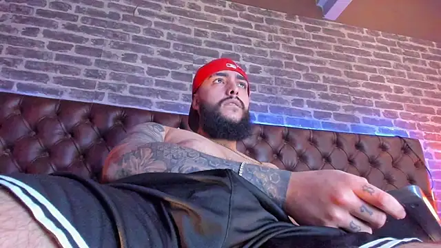 SantiagoHincapiie online show from 03.11.26