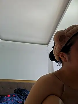 Snapshot of Halyken chatting on 02.22.26 Halyken online show from 02.22.26