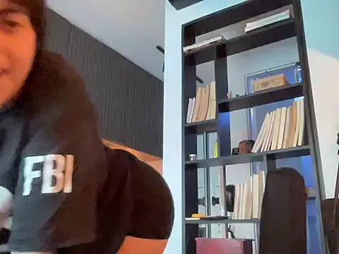 Snapshot of GalMelzin chatting on 02.20.26 GalMelzin online show from 02.20.26