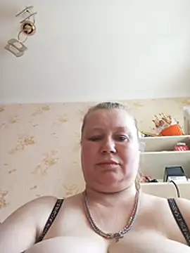 KiraStanton online show from 07.04.26