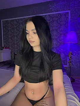 Olivia Noor online show from 04.03.26