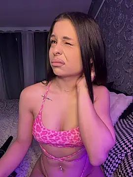 Snapshot of Olivia_Noor chatting on 07.15.26 Olivia Noor online show from 07.15.26