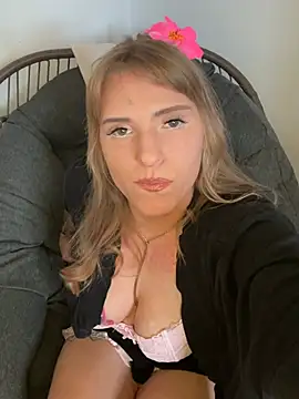 Snapshot of TiffyRose chatting on 02.25.26 TiffyRose online show from 02.25.26