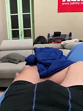 Snapshot of foudesexe23 chatting on 02.21.26 foudesexe23 online show from 02.21.26