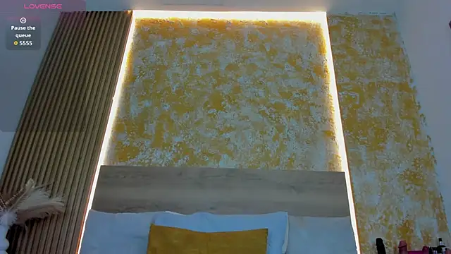 julietta pink online show from 03.31.26