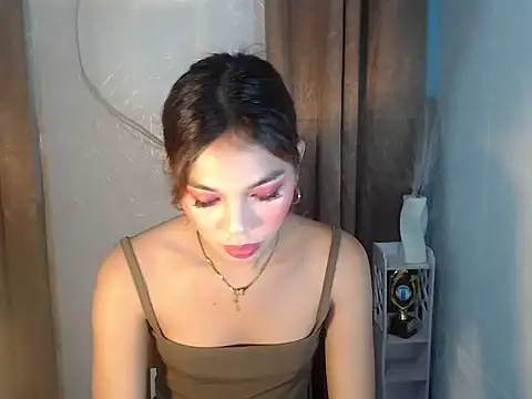 Snapshot of SeductiveTSMistress chatting on 06.11.26 SeductiveTSMistress online show from 06.11.26