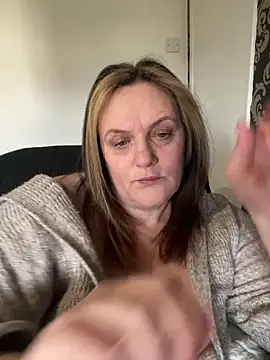 Busty-GilfQuinn online show from 02.27.26