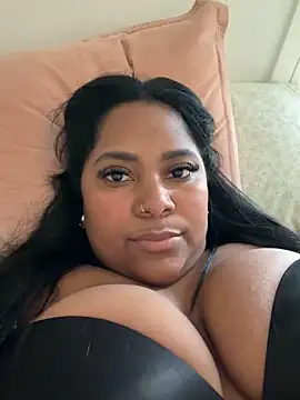 Snapshot of Yiseth15 chatting on 02.20.26 Yiseth15 online show from 02.20.26