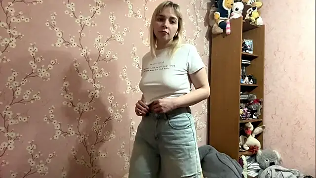 LiraDreamX online show from 04.26.26