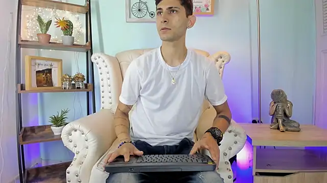 Snapshot of mau_checkik_ chatting on 02.23.26 mau checkik online show from 02.23.26