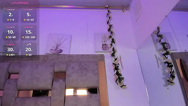 Iris Black online show from 04.18.26