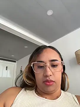 Eyssha online show from 02.26.26