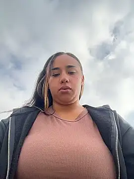 Snapshot of Eyssha chatting on 03.23.26 Eyssha online show from 03.23.26