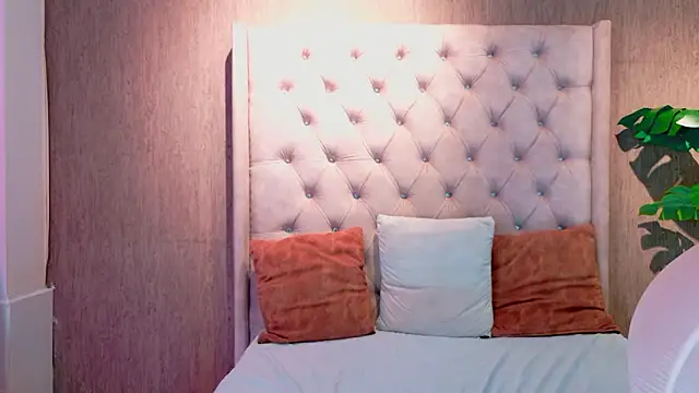 Sophie Rousses online show from 02.24.26