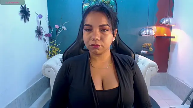 Elizabeth Suan  online show from 03.16.26