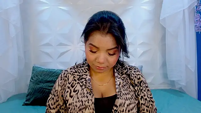 Elizabeth Suan  online show from 04.06.26