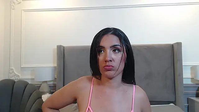 AmelieCross online show from 02.21.26